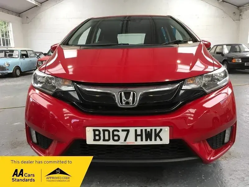 Used Honda Jazz SE 102 HP (75 kW) 2017 Red Hatchback