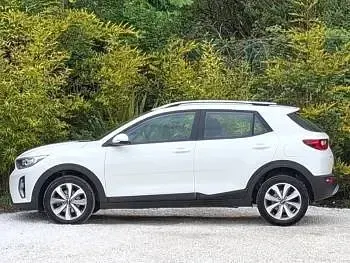 Used Kia Stonic 99 HP (72 kW) 2023 White SUV