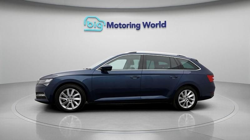 Used Skoda Superb SE Technology 218 HP (160 kW) 2022 Blue Estate