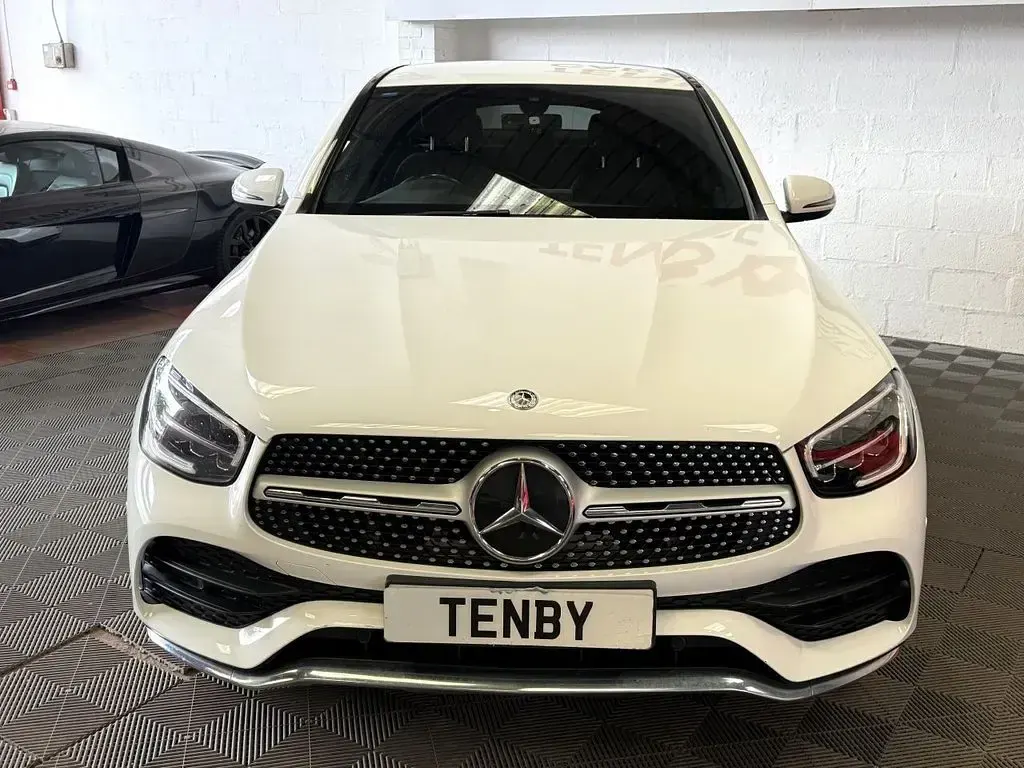 Used Mercedes GLC220 AMG line 194 HP (142 kW) 2019 White SUV