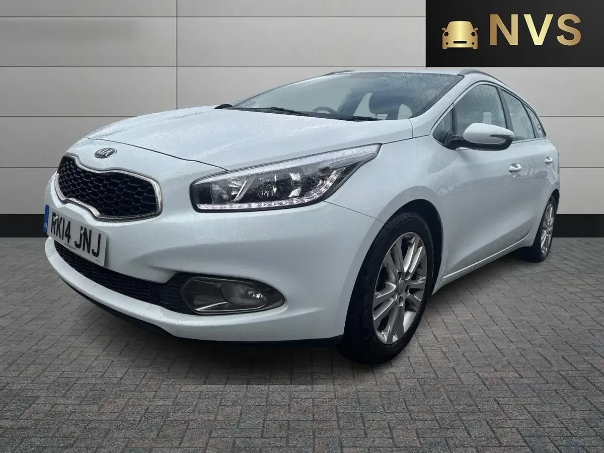 Used Kia Ceed 128 HP (94 kW) 2014 White Hatchback