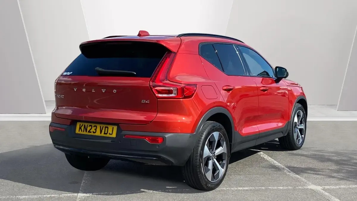 Used Volvo XC40 Ultimate 197 HP (144 kW) 2023 Red SUV