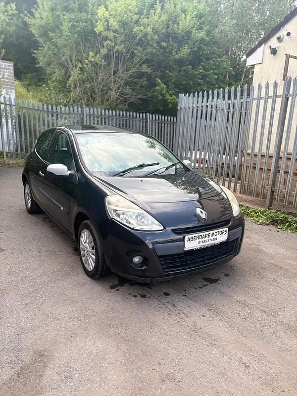 Black Used 2010 Renault Clio II Hatchback | £2,995 - Image 1/3