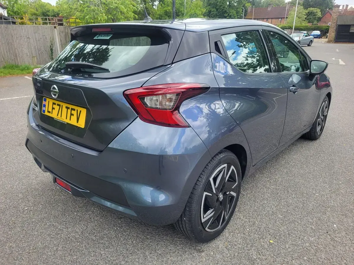 Begagnad Nissan Micra Acenta 92 HK (67 kW) 2021 Grå Halvkombi