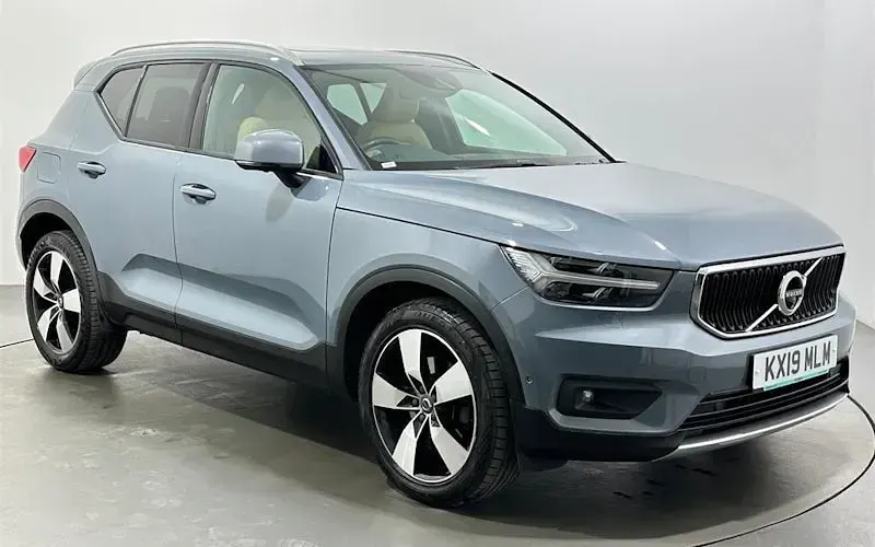 Used Volvo XC40 Momentum 190 HP (139 kW) 2019 SUV