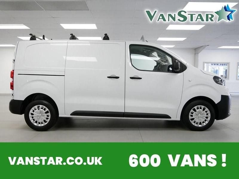 White Used 2024 Toyota Proace Edition Van | £22,789 (Expensive) - Image 1/4
