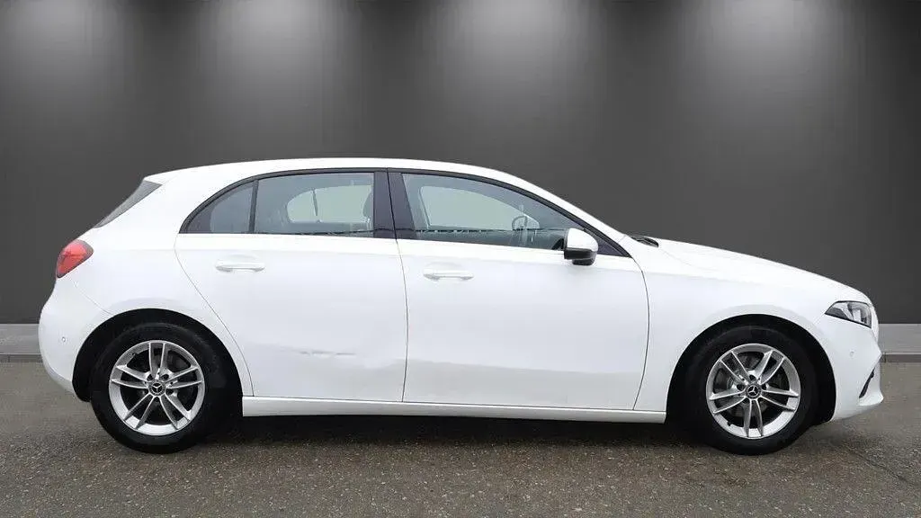 Used Mercedes A180 Executive 136 HP (100 kW) 2019 White Hatchback