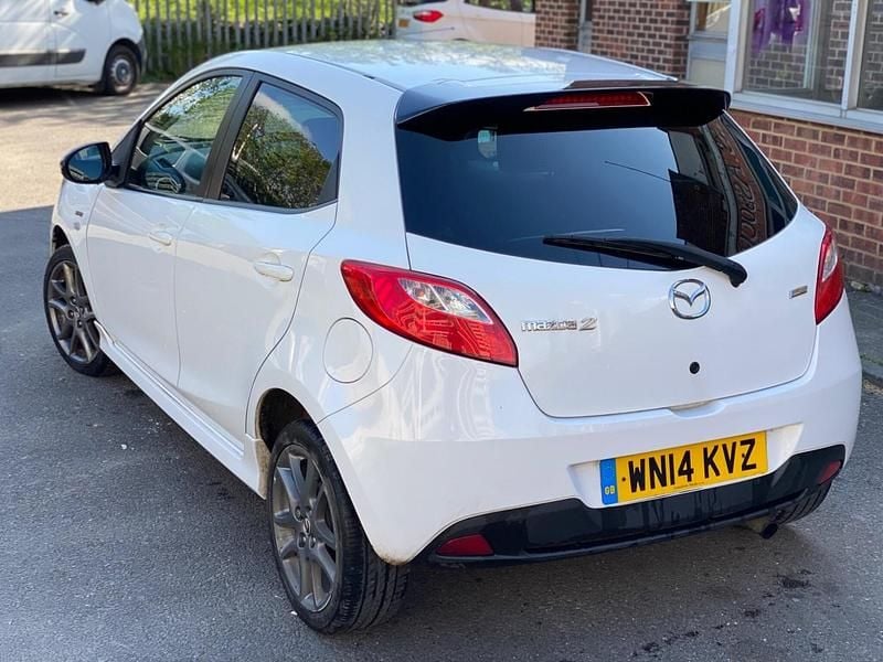 Używany Mazda 2 Edition 2014 Biały Hatchback