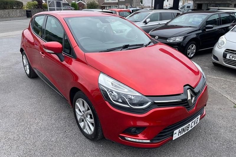 Red Used 2018 Renault Clio IV Dynamique Hatchback | £5,749 (Fair price) - Image 1/1