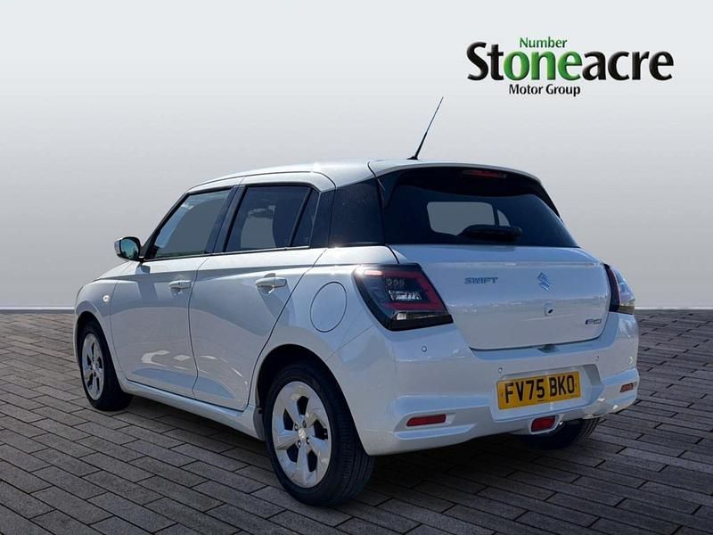 Used Suzuki Swift 82 HP (60 kW) 2025 White Hatchback