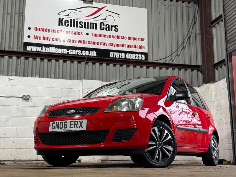 Red Used 2006 Ford Fiesta Style Hatchback | £1,695 (Fair price) - Image 1/4