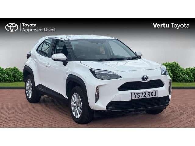 White Used 2022 Toyota Yaris Hybrid SUV | £18,592 (Good price) - Image 1/4