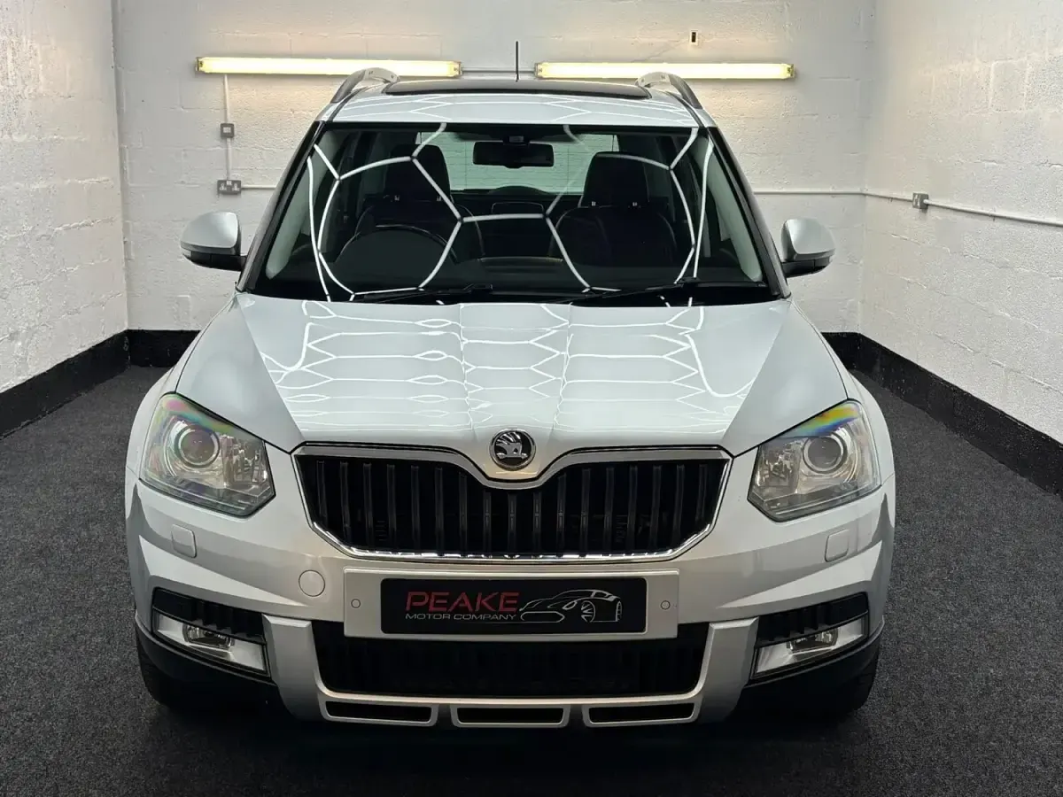 Used Skoda Yeti LAURIN & KLEMENT 140 HP (102 kW) 2014 Silver SUV
