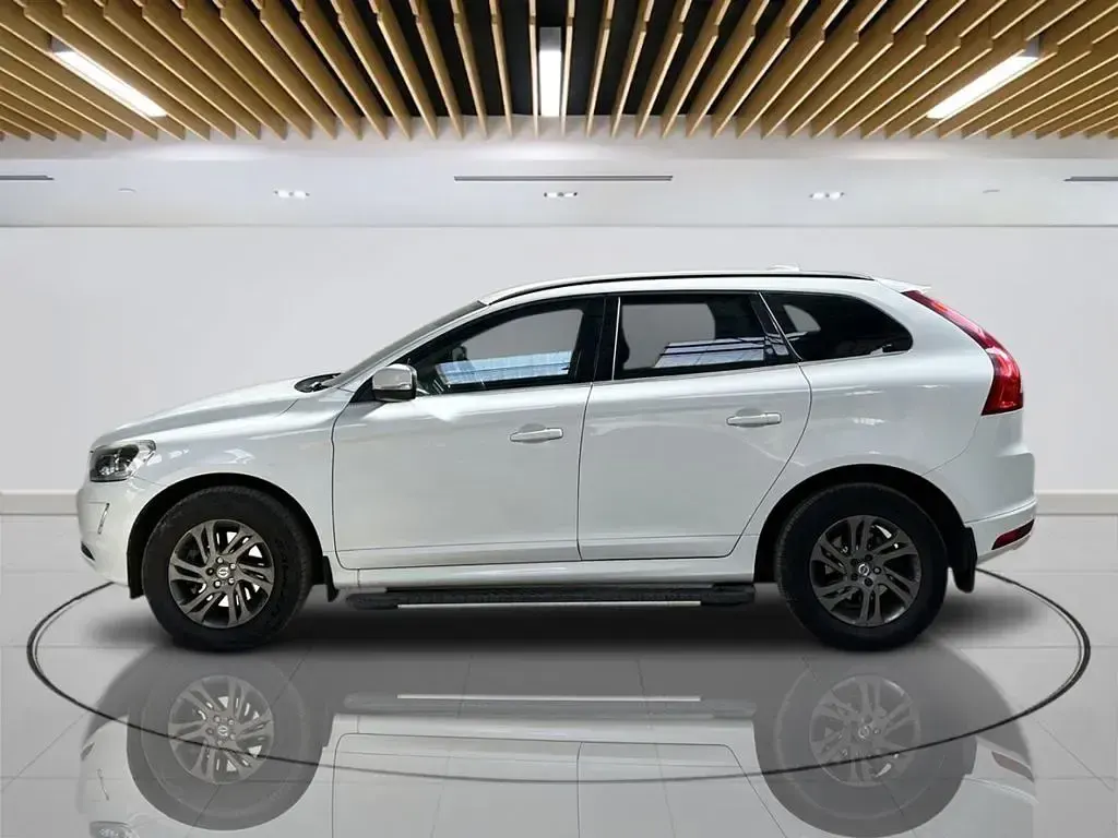 Used Volvo XC60 SE 181 HP (133 kW) 2015 White SUV
