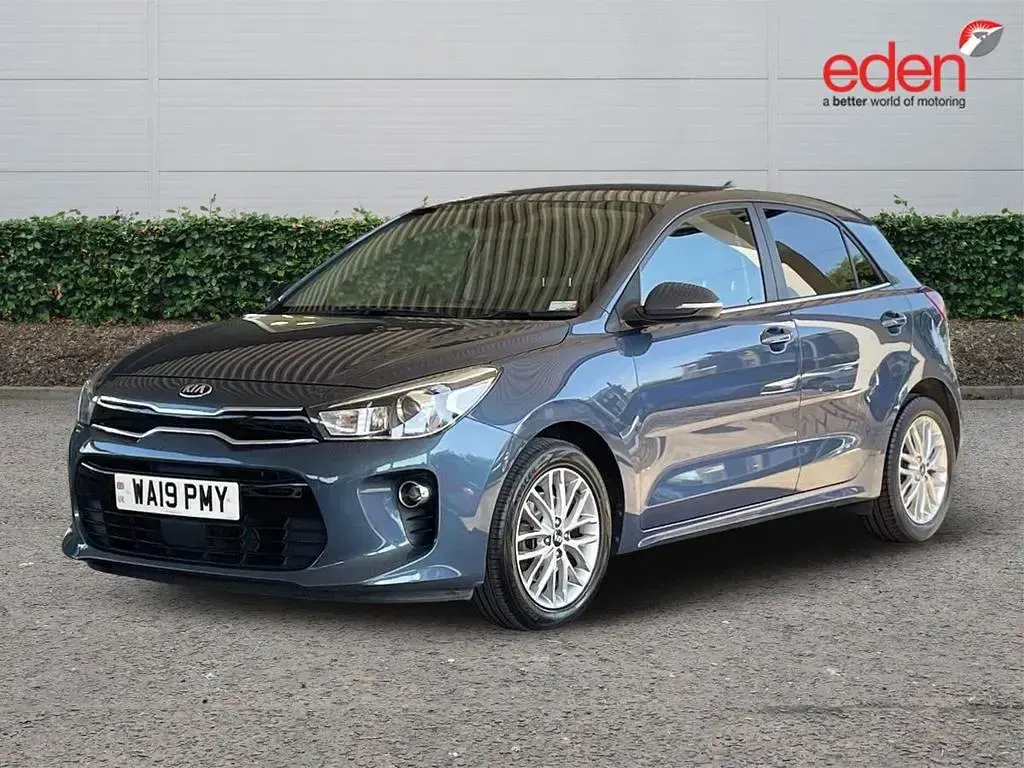 Used Kia Rio 99 HP (72 kW) 2019 Blue Hatchback