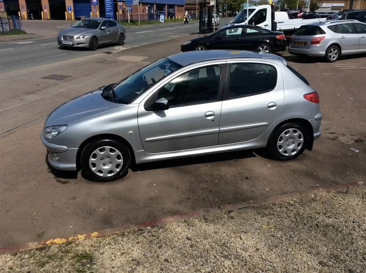 Used Peugeot 206 75 HP (55 kW) 2008 Silver Hatchback