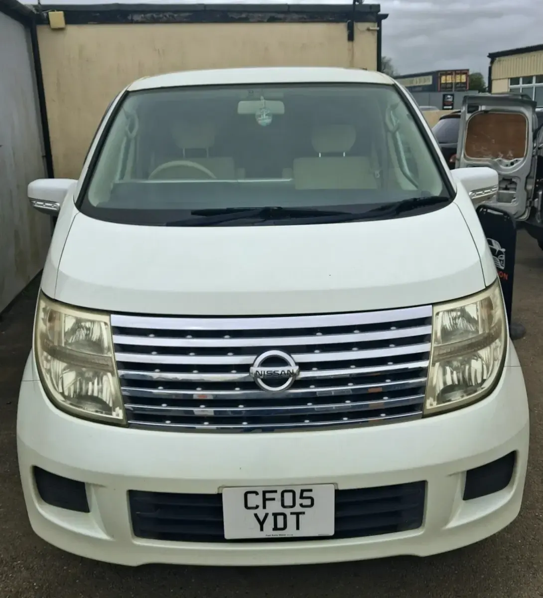 Używany Nissan Elgrand 2018 Biały