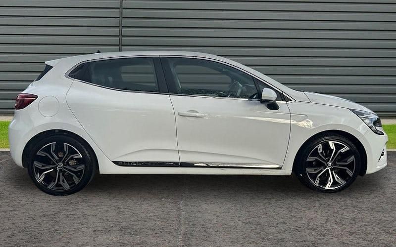 Used Renault Clio V SE 90 HP (66 kW) 2022 Hatchback