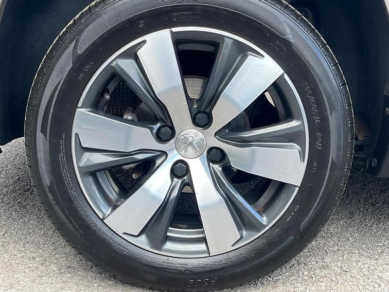 Grey Used 2016 Peugeot 2008 Allure SUV | £7,395 (Good price) - Image 1/3