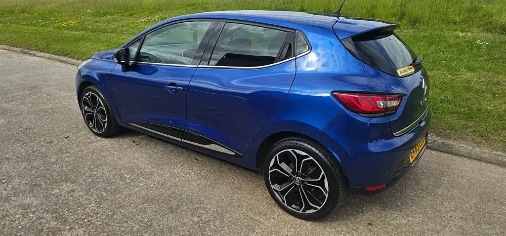 Used Renault Clio Iconic 2019 Metallic blue Hatchback