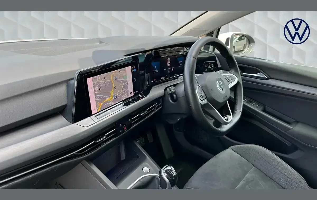 Used VW Golf VIII Style 128 HP (94 kW) 2020 White Hatchback