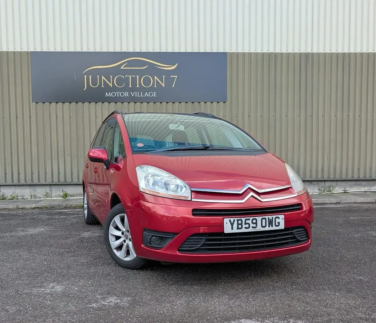 Used Citroën Grand C4 Picasso VTR Sport 110 HP (80 kW) 2010 Red MPV