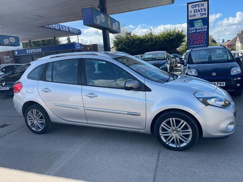 Used Renault Clio GrandTour Dynamique 2011 Silver Estate