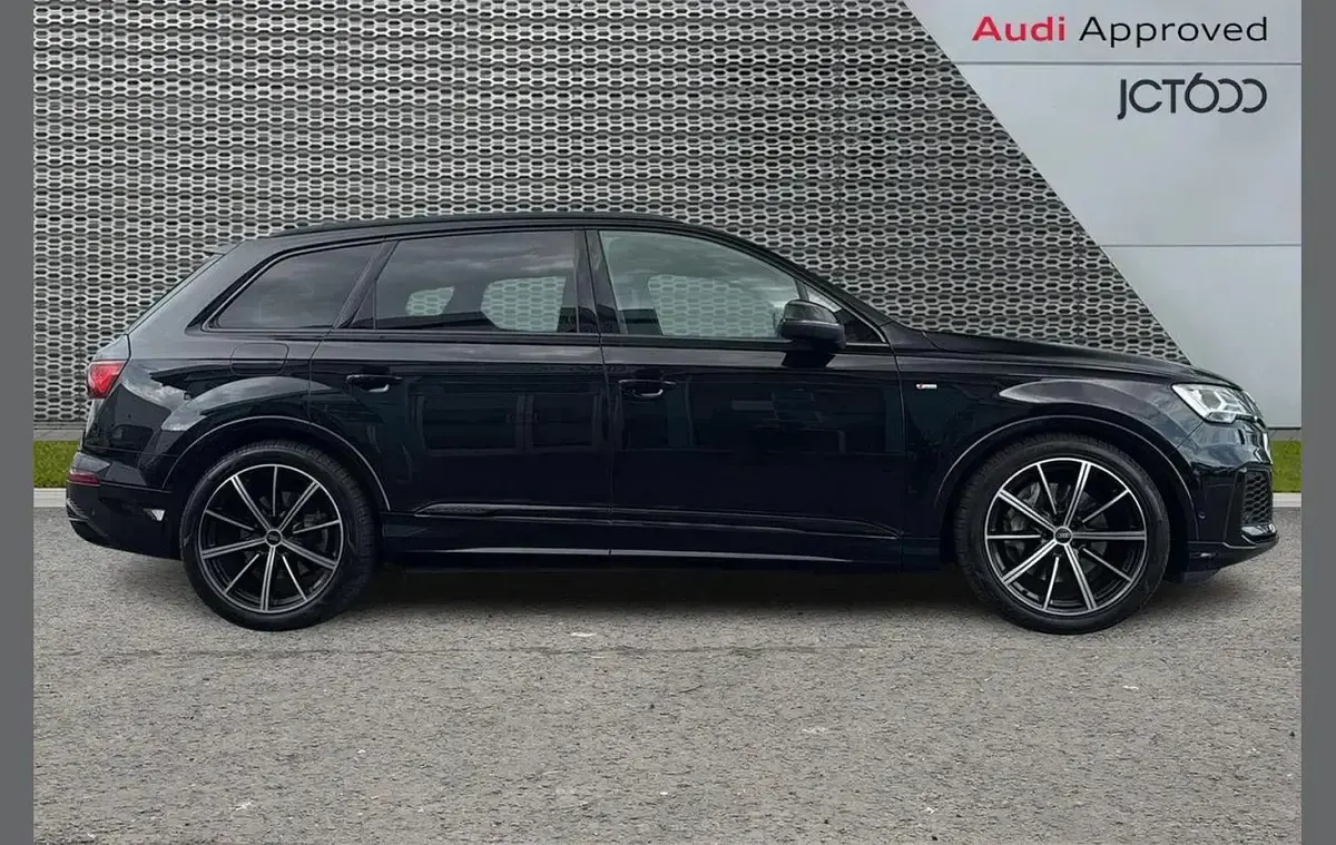 Used Audi Q7 Black Edition 334 HP (245 kW) 2022 Black SUV