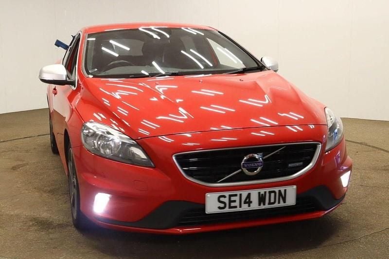 Red Used 2014 Volvo V40 R-Design Estate | £4,490 (Fair price) - Image 1/4