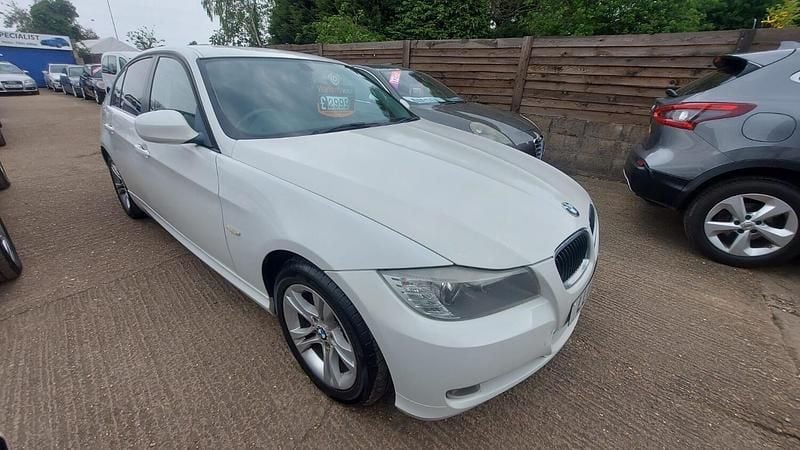 White Used 2011 BMW 318 Sedan | £2,990 (Fair price) - Image 1/4