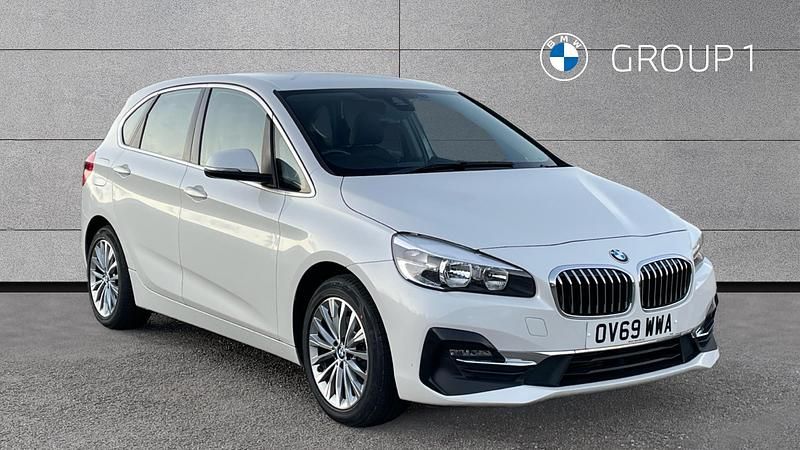 White Used 2019 BMW 218 Active Tourer Luxury Line MPV | £12,995 (Fair price) - Image 1/4