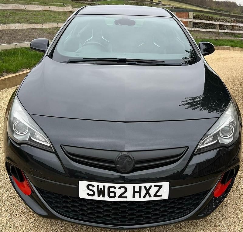 Used Vauxhall Astra GTC 280 HP (205 kW) 2013 Black Hatchback