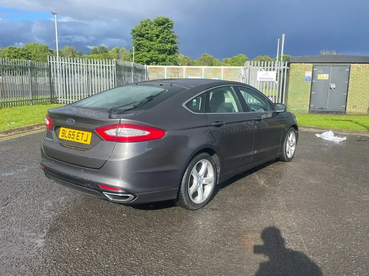 Used Ford Mondeo Titanium 180 HP (132 kW) 2015 Grey Hatchback