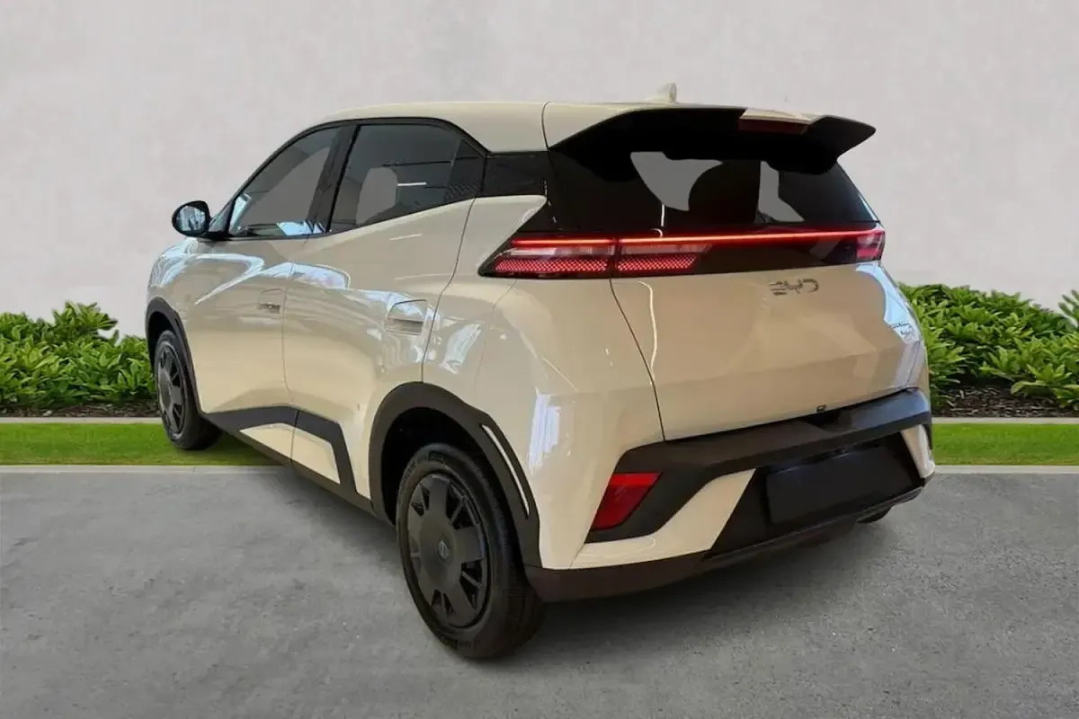 Nowe BYD Dolphin Active 64 kW (88 KM) 2026 Biały Hatchback
