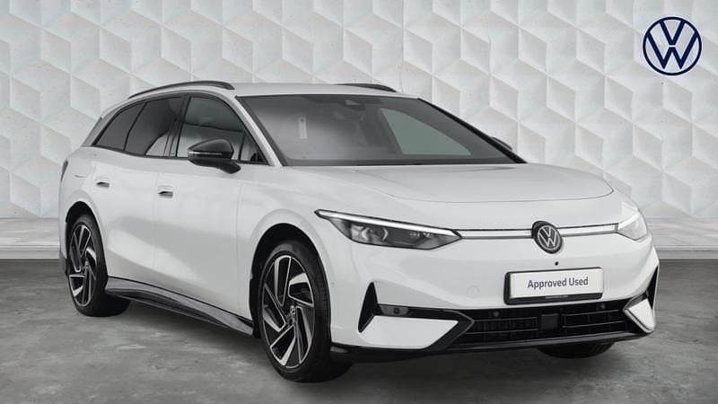 White Used 2025 VW ID.7 Pro Estate | £32,059 (Good price) - Image 1/4