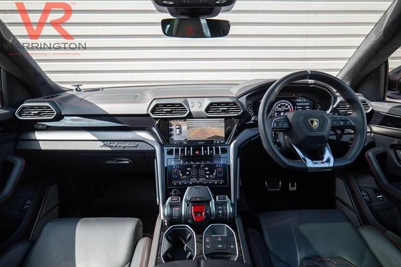 Used Lamborghini Urus 650 HP (478 kW) 2021 Mauve/purple SUV