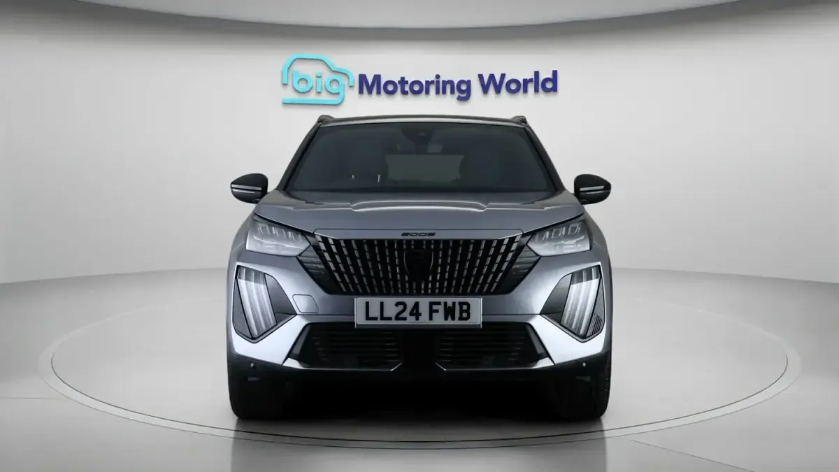 Second-hand Peugeot e-2008 GT 98 kW (134 CP) 2024 Gri SUV