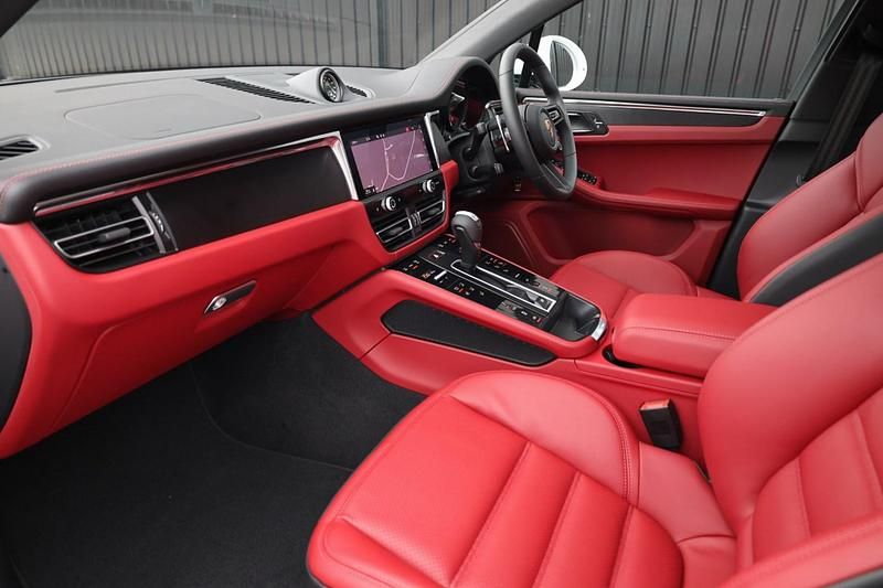 New Porsche Macan GTS 2025 SUV