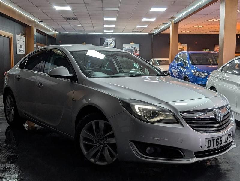 Used Vauxhall Insignia SRi 140 HP (102 kW) 2016 Silver Hatchback