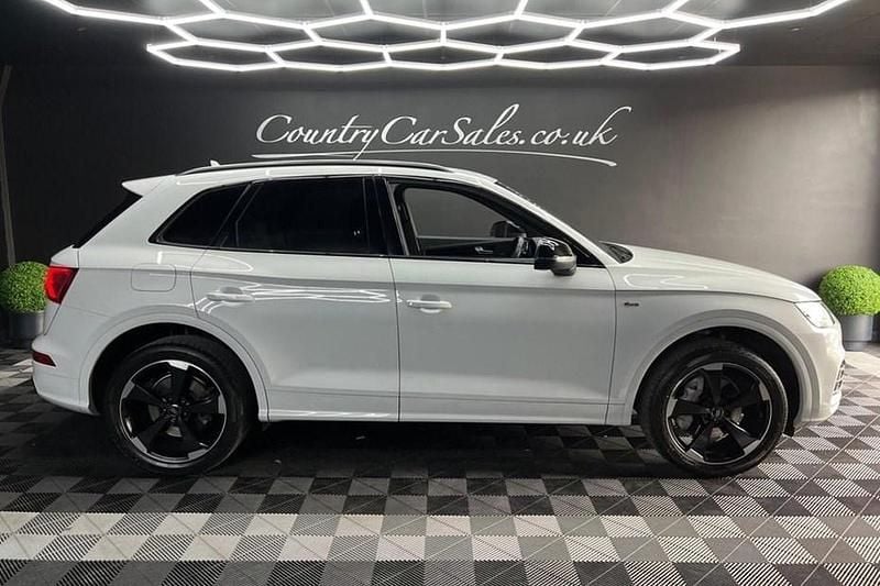 Used Audi Q5 Black Edition 245 HP (180 kW) 2020 White SUV