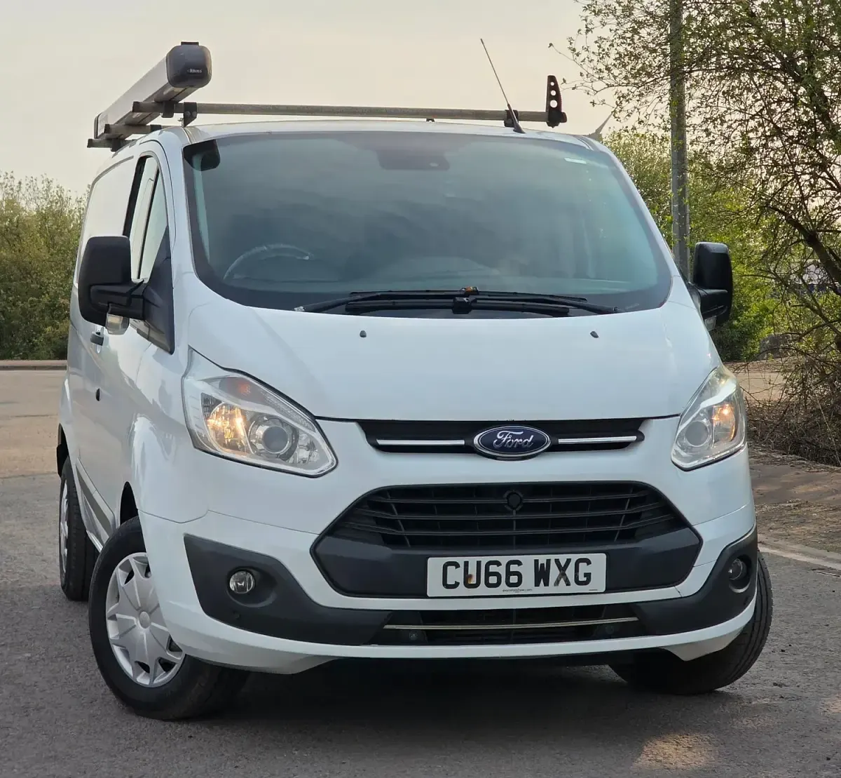 Used Ford Transit Custom Trend 105 HP (77 kW) 2017 White Van