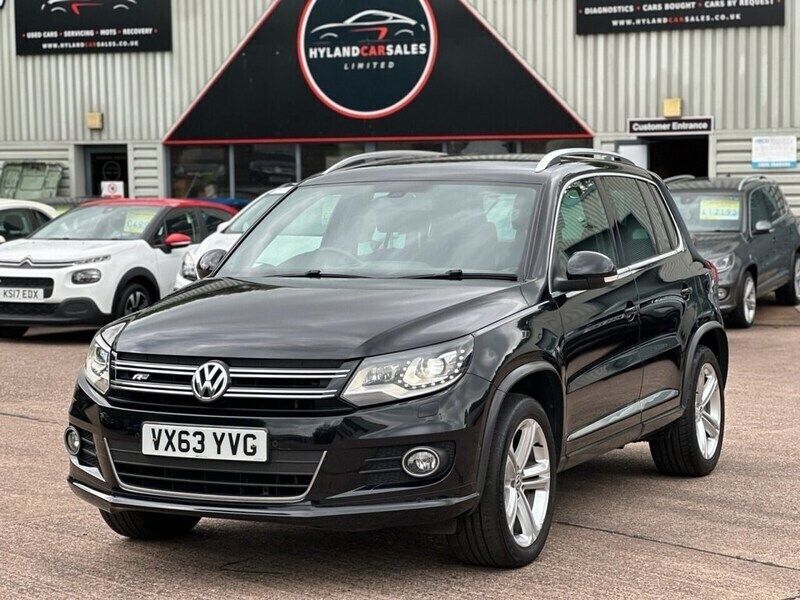 Black Used 2013 VW Tiguan R-line SUV | £8,295 (Fair price) - Image 1/4