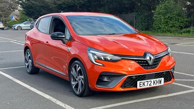 Used Renault Clio V RS Line 90 HP (66 kW) 2022 Renault id  orange valencia  Hatchback