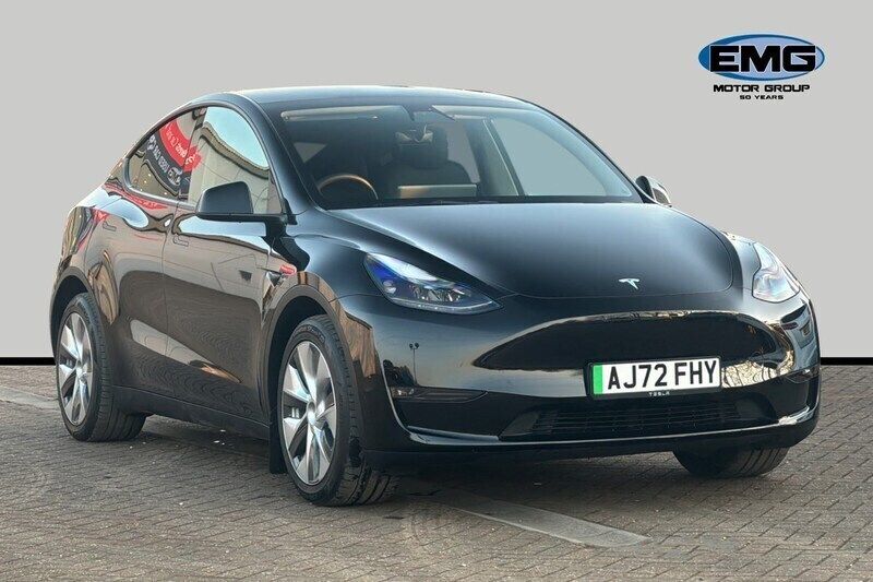 Black Used 2022 Tesla Model Y Long Range SUV | £28,395 (Fair price) - Image 1/3