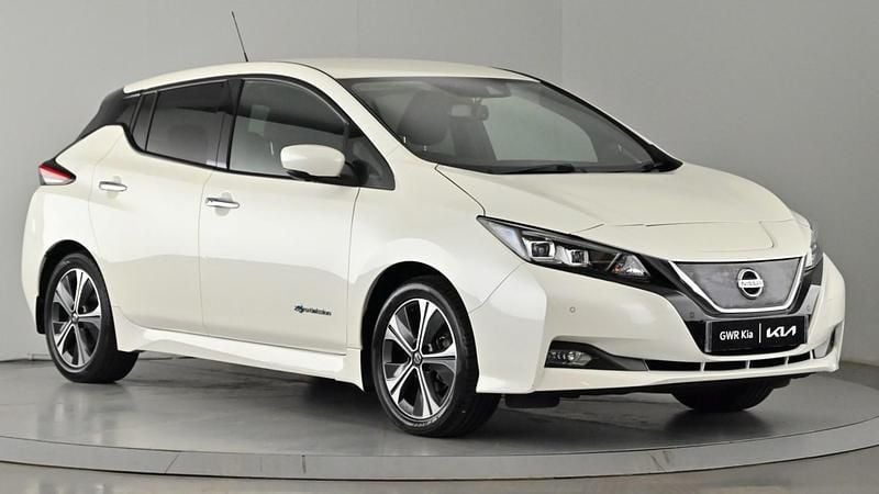 White Used 2018 Nissan Leaf Tekna Hatchback | £7,250 (Fair price) - Image 1/4