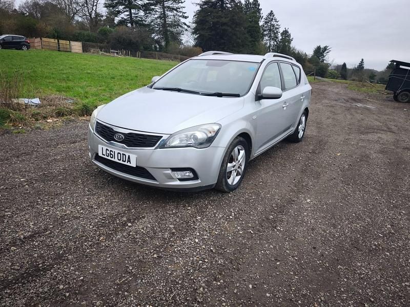 Used Kia Ceed 2011 Silver Hatchback