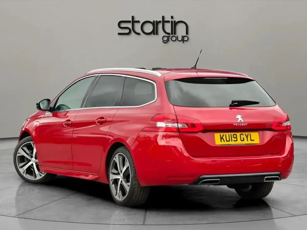 Used Peugeot 308 SW GT-line 129 HP (94 kW) 2019 Red Estate