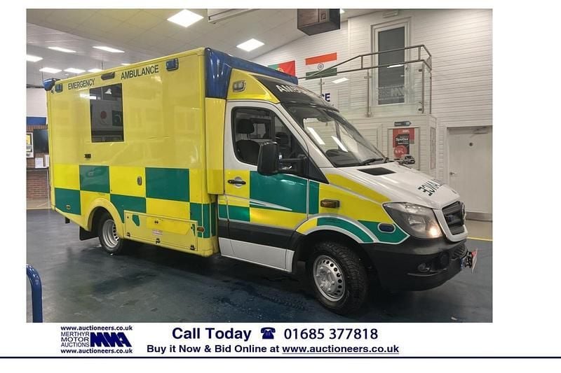 Used Mercedes Sprinter 190 HP (139 kW) 2015 Yellow Van