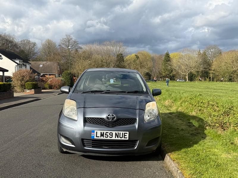 Used Toyota Yaris 87 HP (63 kW) 2009 Blue Hatchback