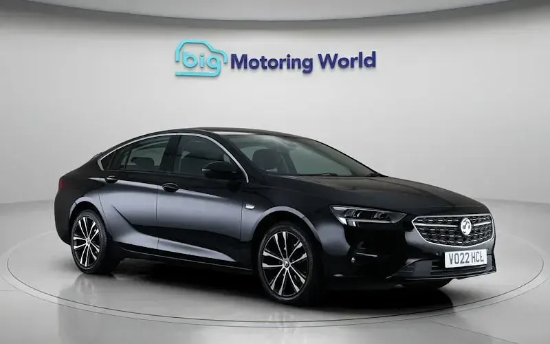 Begagnad Vauxhall Insignia Edition 122 HK (89 kW) 2021 Svart Halvkombi
